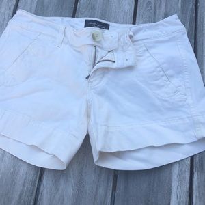American Eagle Off White/Cream Midi Shorts